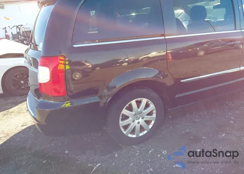 2014 Chrysler Town & Country Touring z USA, uszkodzony, nr VIN 2C4RC1BG8ER295845